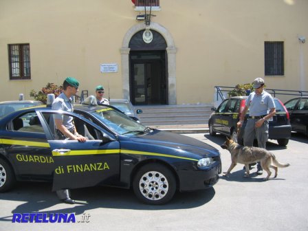 Sequestrati complessivamente 24,7 grammi di hashish e 3 spinelli confezionati