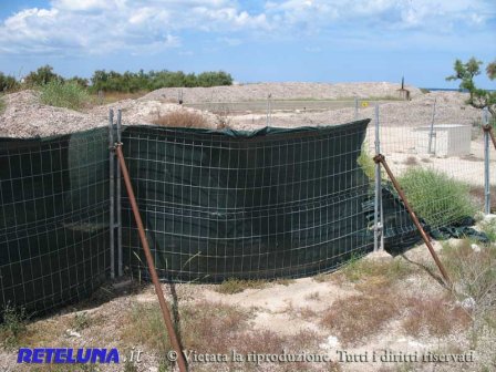 L'Ostello della Gioventù, poi le alghe maleodoranti. Inaugurazione e sequestro