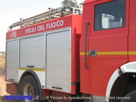 Scoppia la bomboletta a gas per le lampare, e a Porto Cesareo divampa un incendio