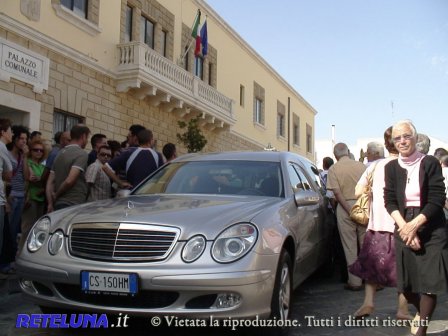 Omicidio Basile: tre persone interrogate per le scritte ingiuriose sui muri