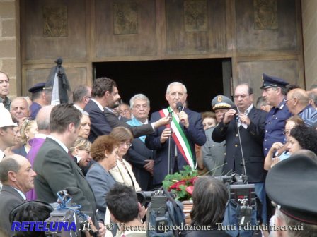 Omicidio Basile: tre persone interrogate per le scritte ingiuriose sui muri