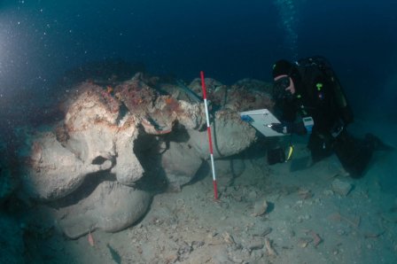 «Visita» sott'acqua per recuperare altre 15 anfore. Carabinieri giù nel fondale