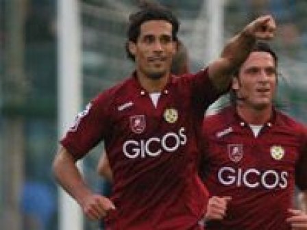 La Reggina non perdona dal dischetto, e batte un Lecce privo di idee e grinta