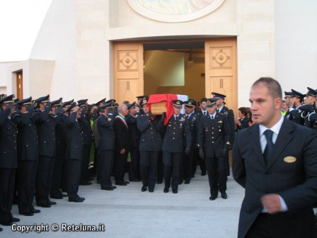 L'ultimo saluto al «Cavaliere dei cieli». Calimera attorno all'eroe Massimiliano