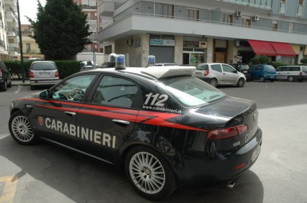 Topo dappartamento sorpreso da cittadini extracomunitari. Arrestato