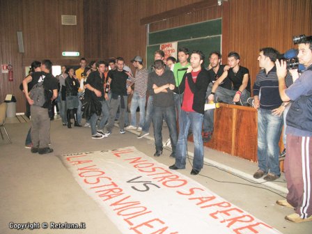 Hanno protestato oltre 7mila persone. Alta tensione  all'Ateneo di Lecce