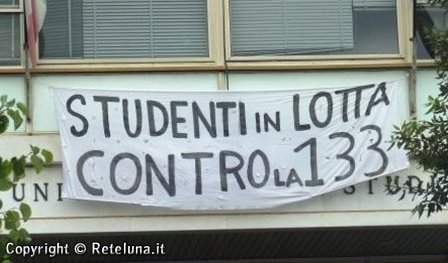 Hanno protestato oltre 7mila persone. Alta tensione  all'Ateneo di Lecce