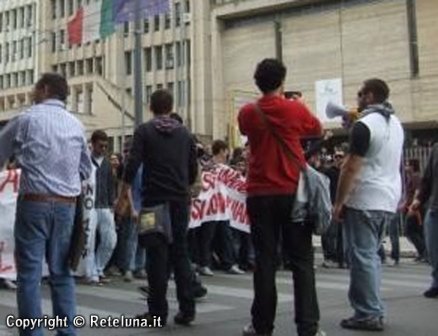 Hanno protestato oltre 7mila persone. Alta tensione  all'Ateneo di Lecce