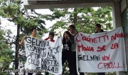 Hanno protestato oltre 7mila persone. Alta tensione  all'Ateneo di Lecce