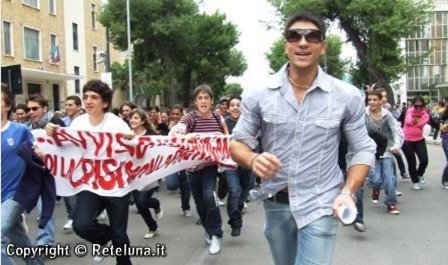 Hanno protestato oltre 7mila persone. Alta tensione  all'Ateneo di Lecce