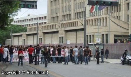 Hanno protestato oltre 7mila persone. Alta tensione  all'Ateneo di Lecce