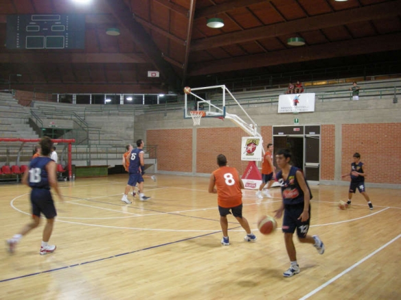 Basket, lo Scarlino batte l'Assi Brindisi per 77 a 68.