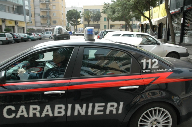 I carabinieri sequestrano una discarica abusiva.