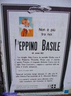 Strappano la foto dai manifesti di Basile. In paese, i cittadini sono sconcertati