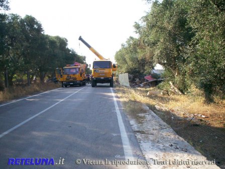 Muore un 54enne di Lizzanello. Impatto col furgone su un albero d'ulivo