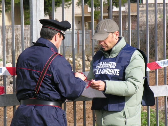 Galatina, sequestrata una discarica abusiva.