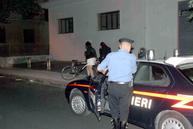 Controllate altre case d'appuntamento.