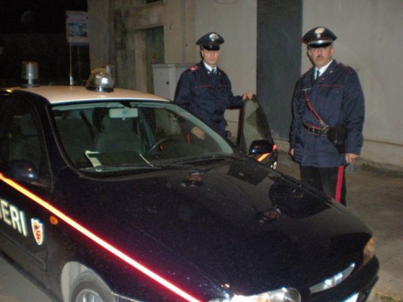 Tossicodipendente colpisce un carabiniere.