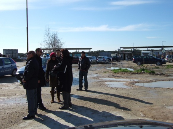 Controlli al campo rom Panareo.