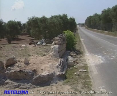 Fuori strada con l'auto a causa di un malore. Muore 70enne di Poggiardo