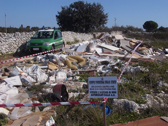 Dodici discariche abusive, tutte sequestrate.