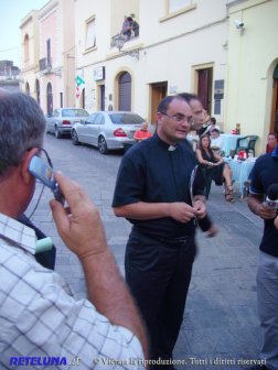 Tutti in marcia per Peppino. La fiaccolata ieri sera a Ugento per il consigliere