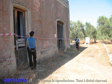 Ammazzato in un casolare abbandonato. Triste scoperta di un proprietario terriero